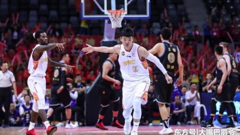 切尔西红牌风暴深度解析：硬性犯规倾向如何改写英超争冠版图