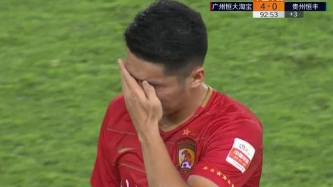 广州队球员红牌罚下事件盘点：从赛场暴力到生存危机的痛彻领悟