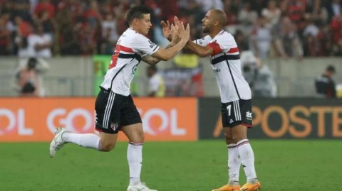 巴甲最新积分榜：巴甲榜首双雄谁先走神